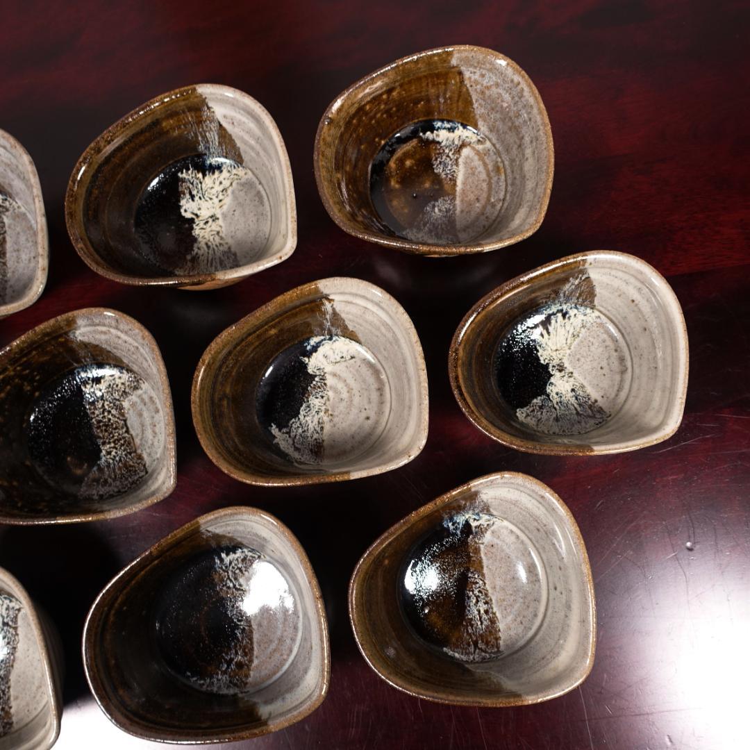 貴重な10客揃い 朝鮮唐津 沓形 向付 10客 在銘