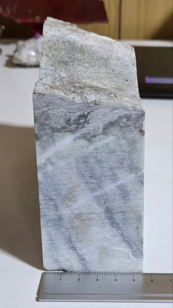 翡翠　糸魚川　2500g　W152×D56×H122mm