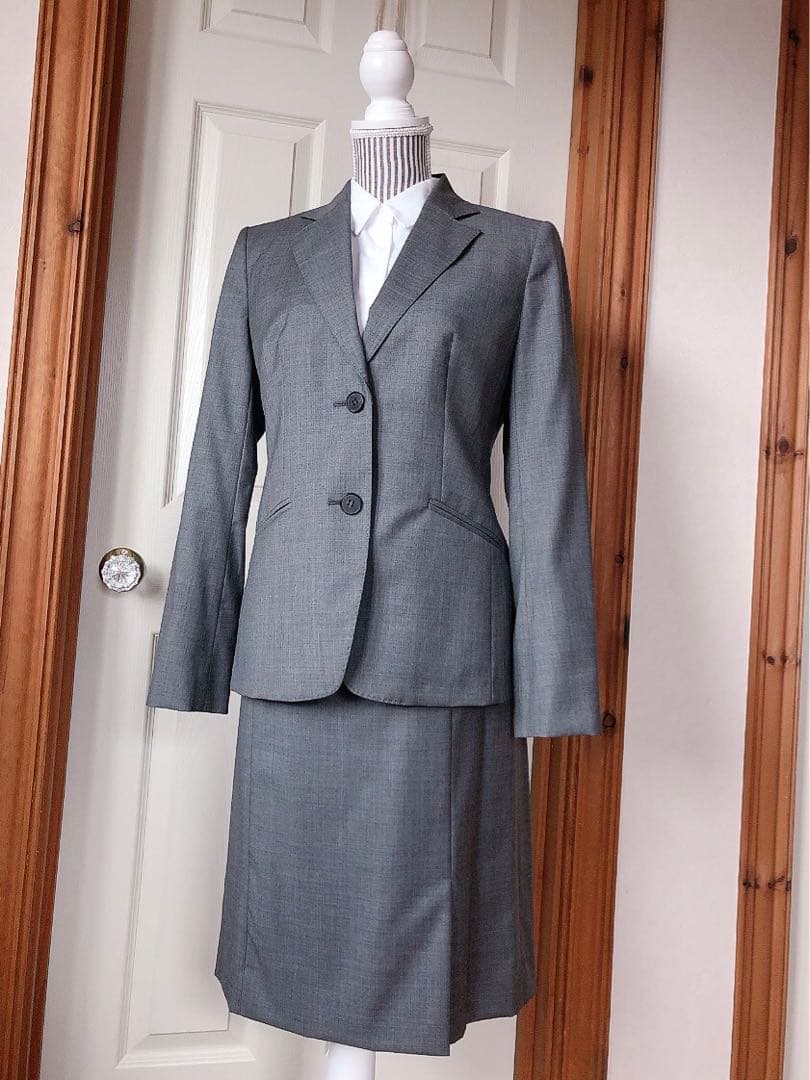 バーバリー　スカートスーツ　スーツ　グレー