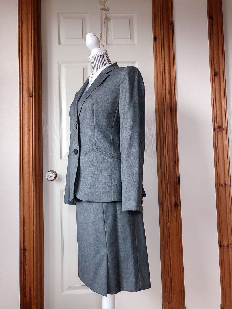 バーバリー　スカートスーツ　スーツ　グレー