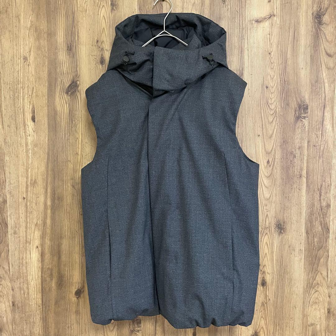 11/9まで限定価格☆Theory セオリー現行 ダウンベスト 黒 ユニセックス