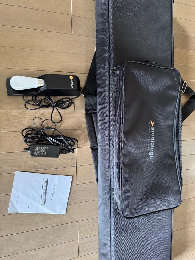 numa compact 2 Studiologic 純正ペダル・ソフトケース付