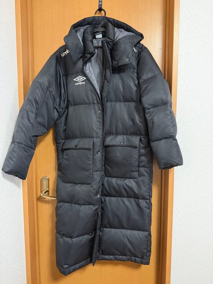 umbro ベンチコートブラック　S