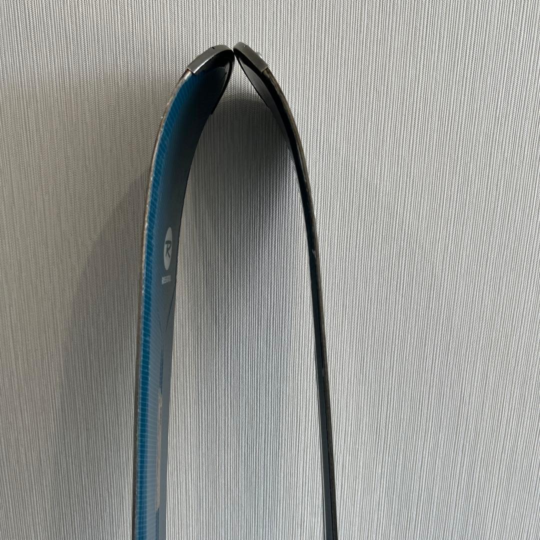 スキー板、ビンディング、ストック