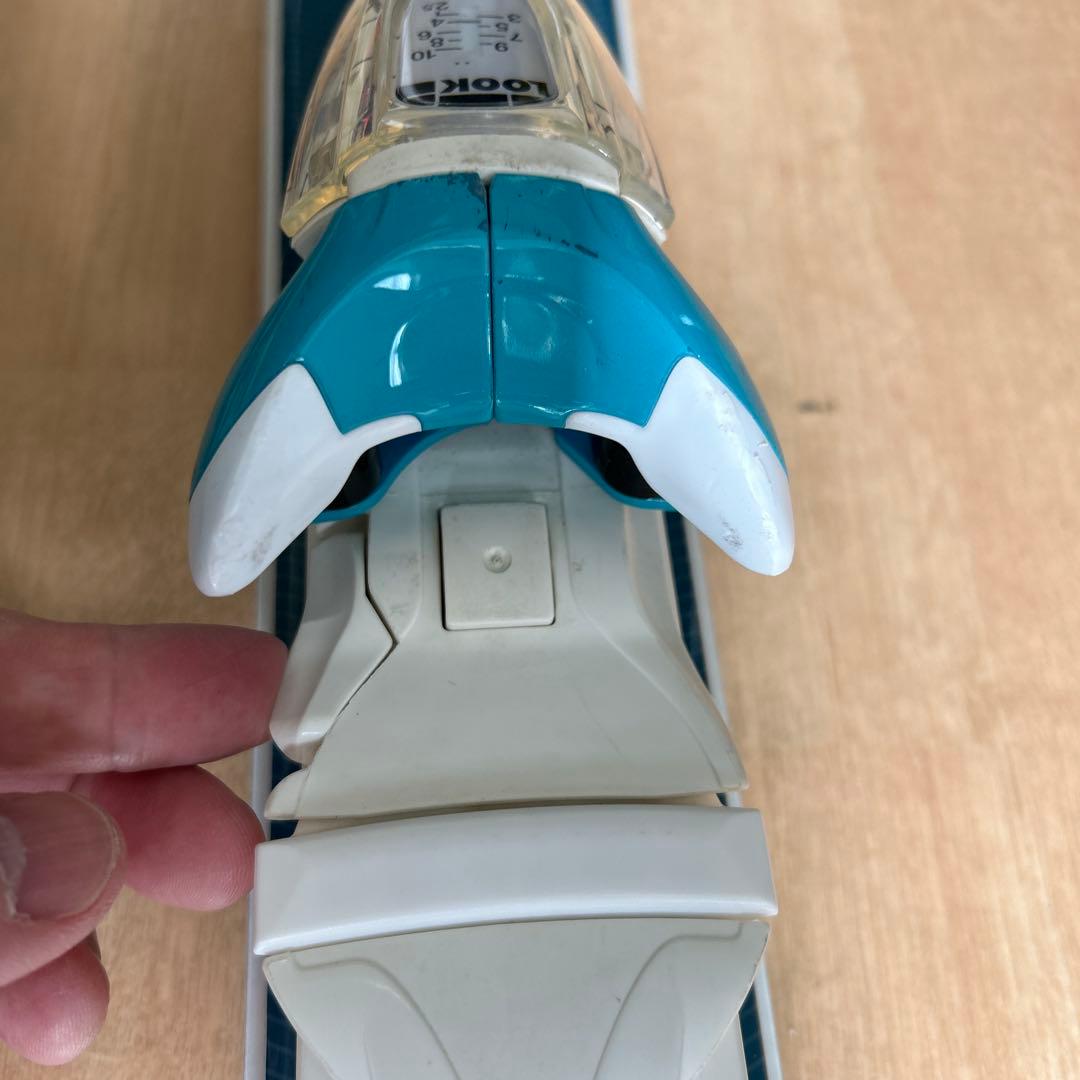 スキー板、ビンディング、ストック