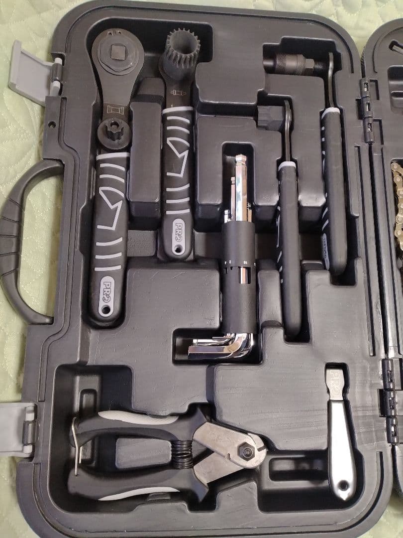 中古 美品　旧モデル シマノ PRO ツールボックス（R20RTL0015X））