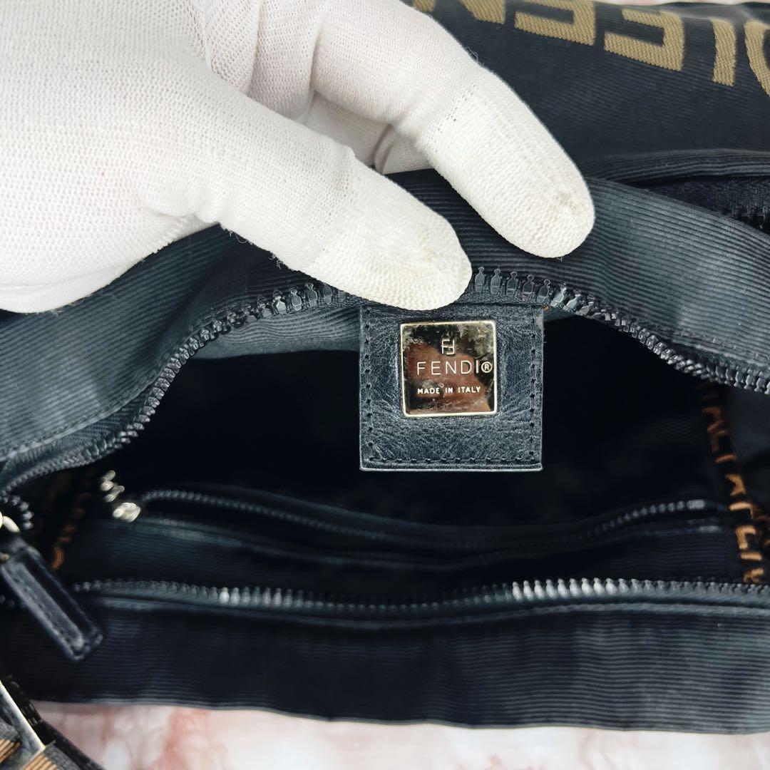 【極美品】FENDI フェンディ ショルダーバック70