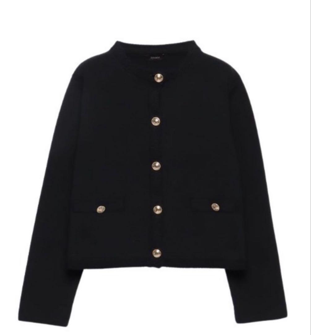 アニュアンス　オリジナルボタンノーカラーニットジャケット