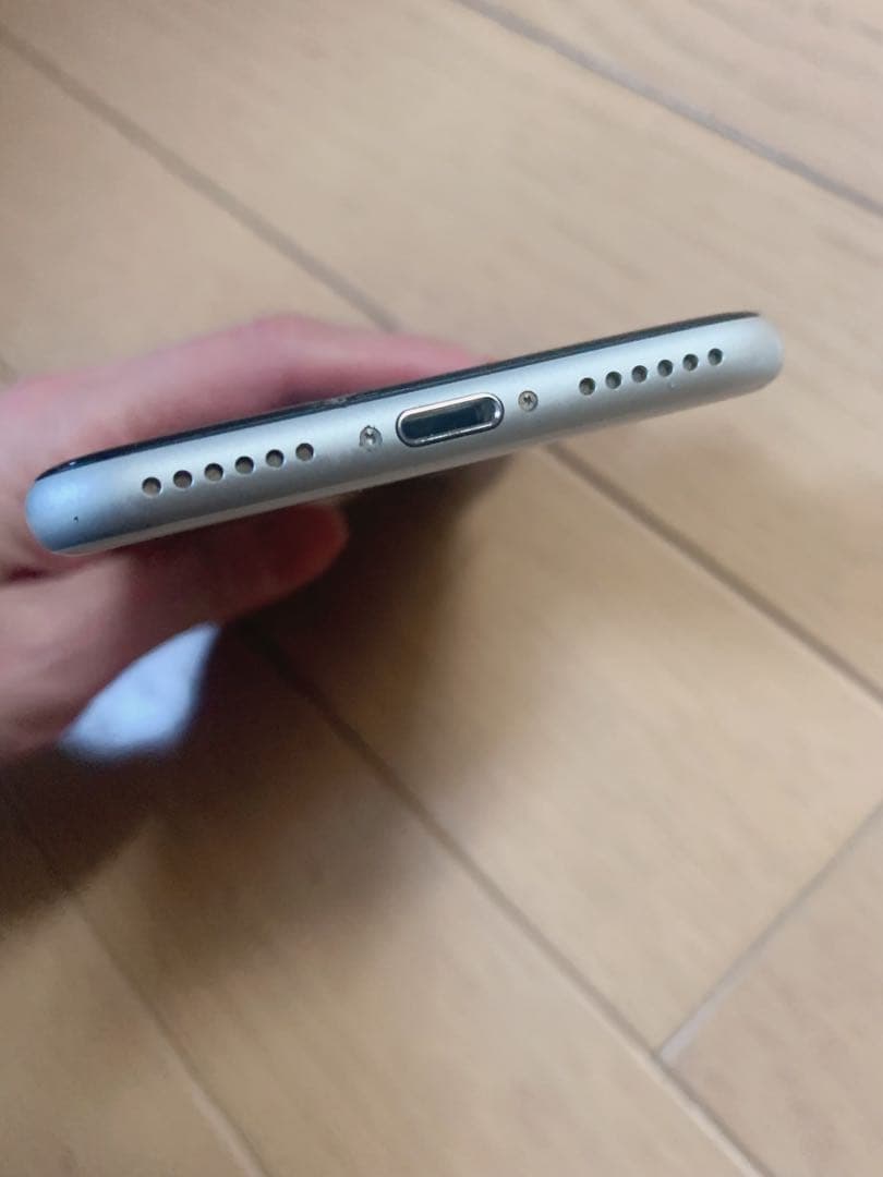 Apple iPhoneSE(第2世代）本体 ホワイト 箱、新品ケーブル付き