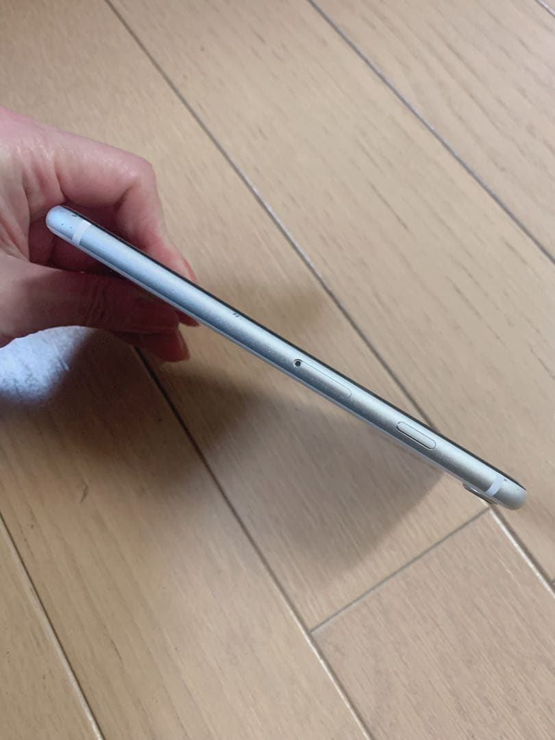 Apple iPhoneSE(第2世代）本体 ホワイト 箱、新品ケーブル付き