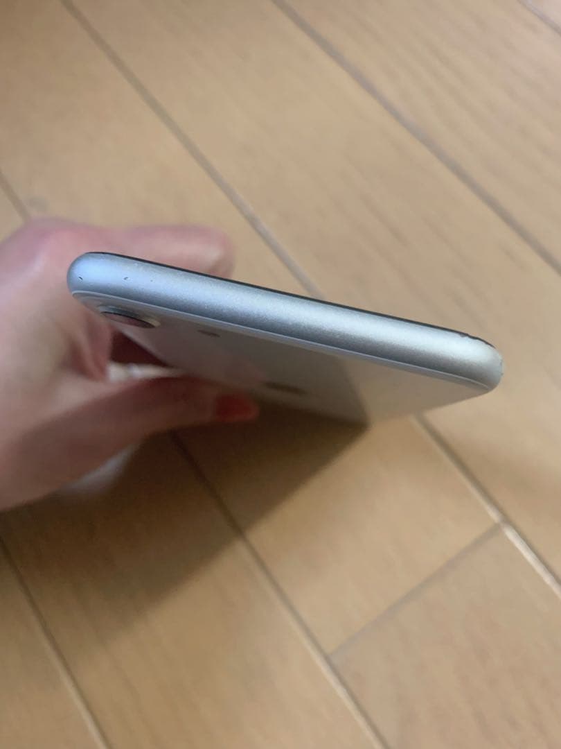 Apple iPhoneSE(第2世代）本体 ホワイト 箱、新品ケーブル付き