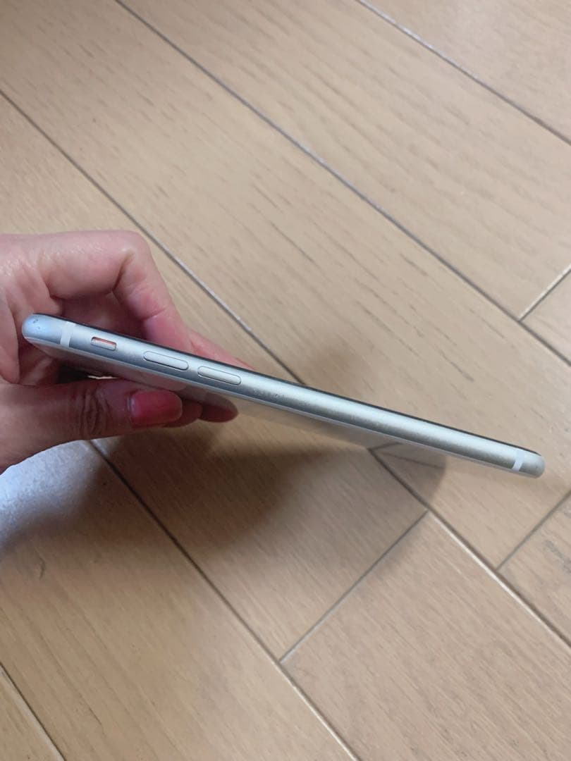 Apple iPhoneSE(第2世代）本体 ホワイト 箱、新品ケーブル付き