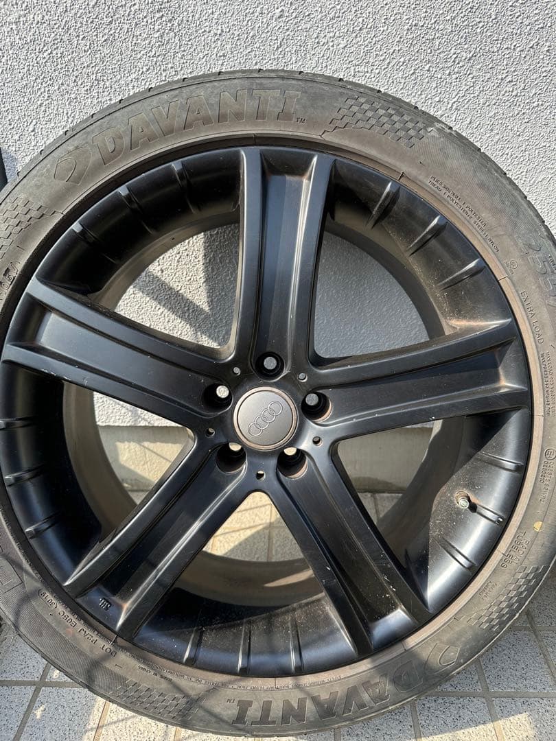 リタイヤ組　アウディQ5 20インチタイヤホイール