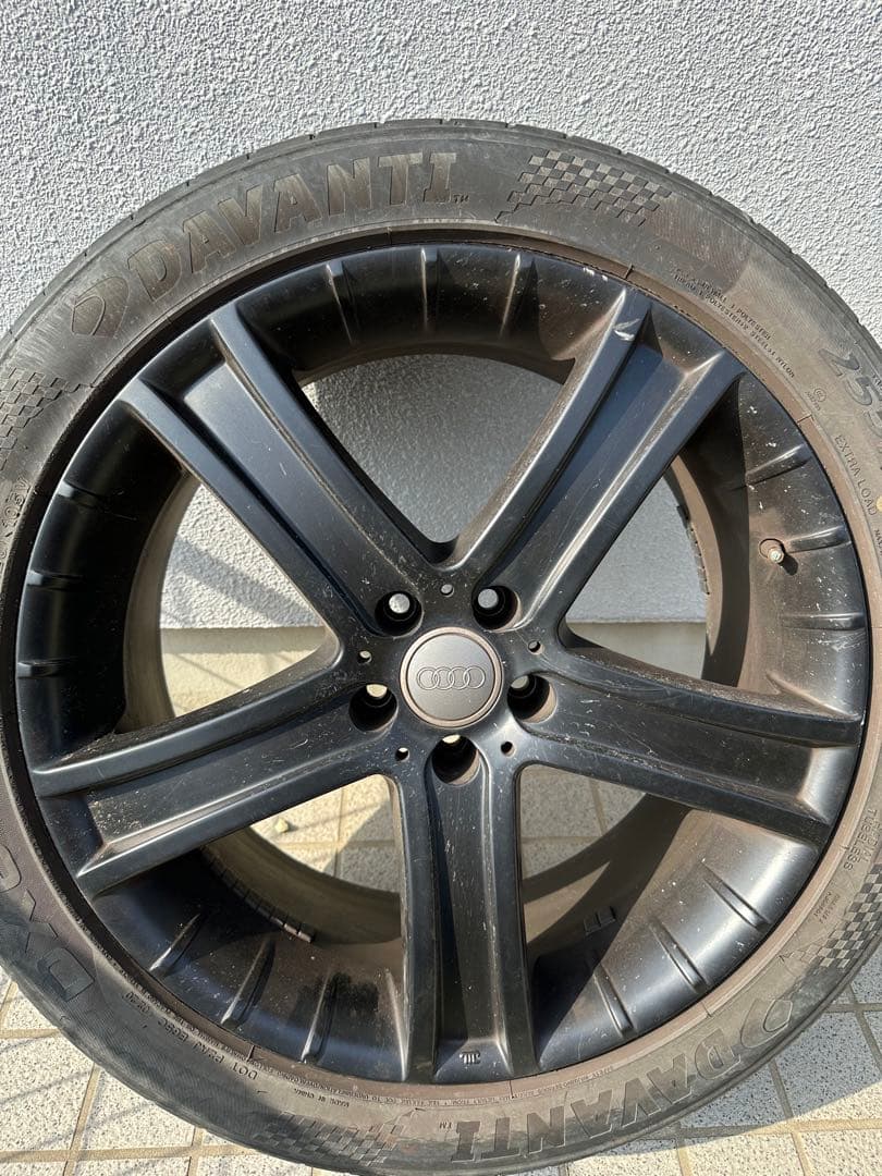 リタイヤ組　アウディQ5 20インチタイヤホイール