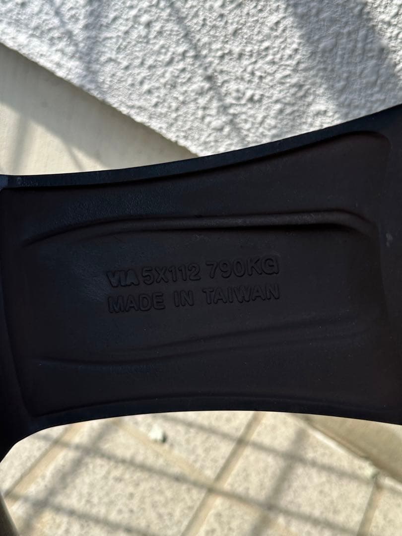 リタイヤ組　アウディQ5 20インチタイヤホイール