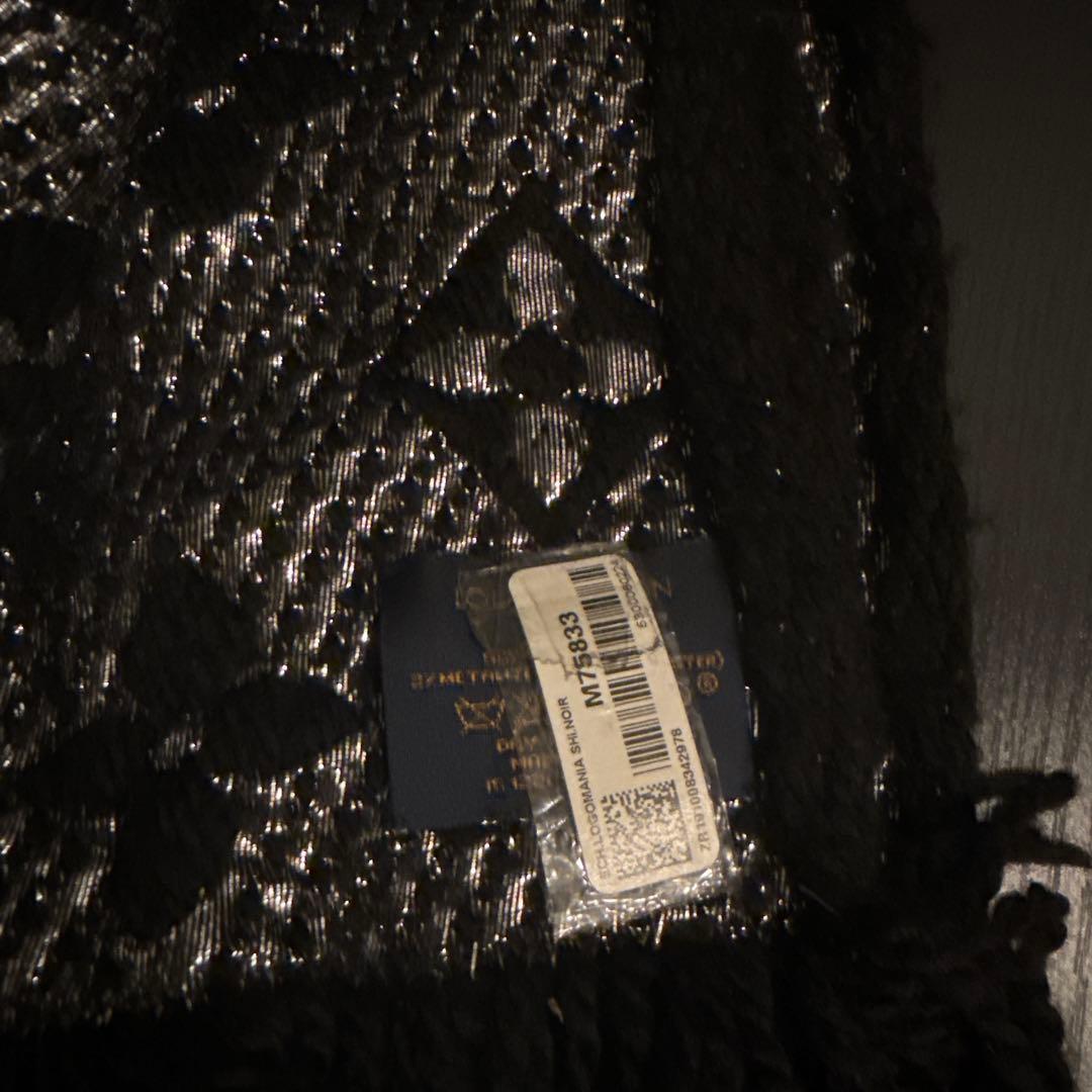 ルイ・ヴィトン ロゴ入りマフラー 黒