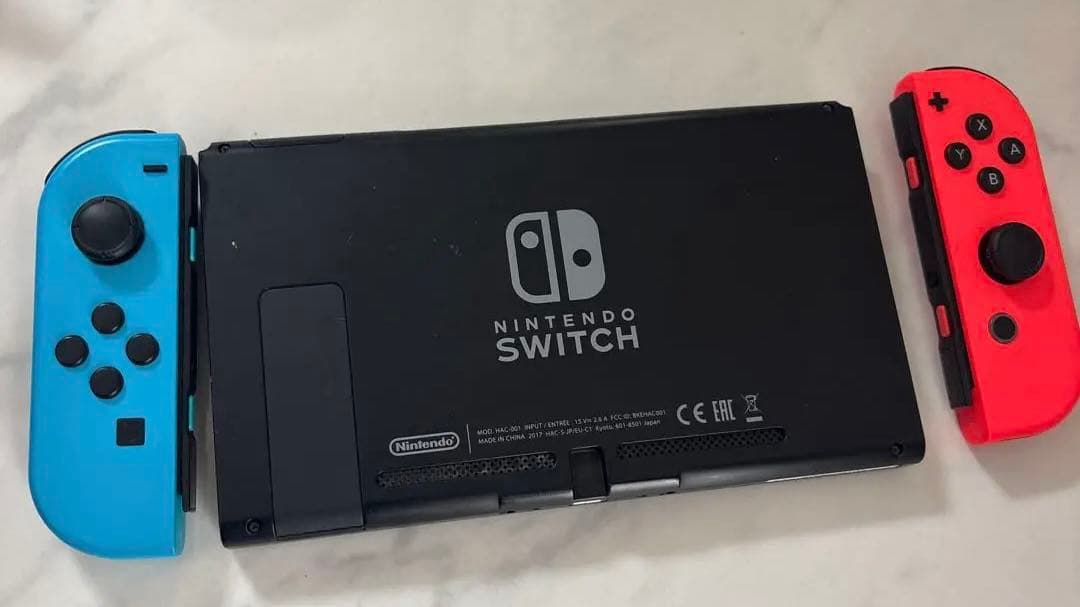 Nintendo Switch （HDMIケーブルとジョイコンの付けるやつ無し）