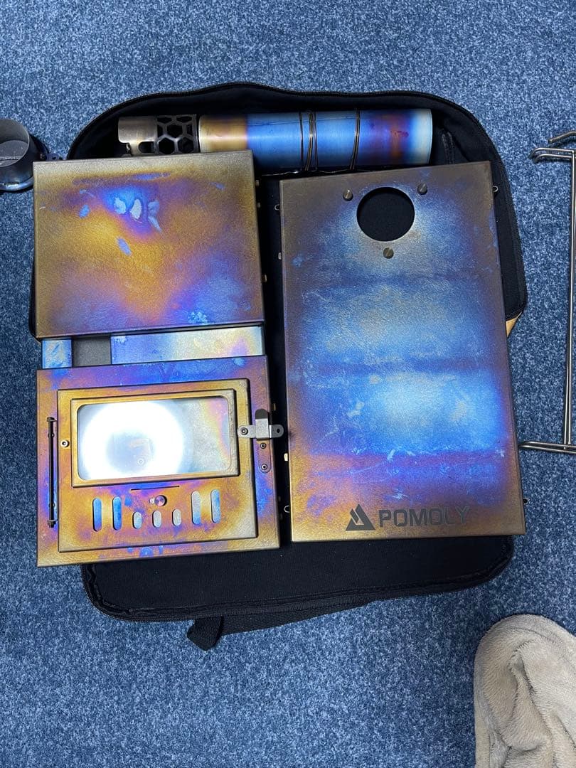 POMOLYの折りたたみチタン薪ストーブです。T1 別売り4mチタン煙突あり