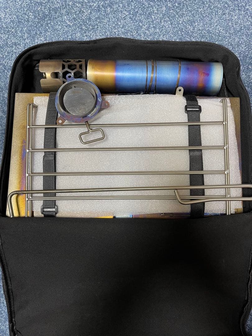 POMOLYの折りたたみチタン薪ストーブです。T1 別売り4mチタン煙突あり