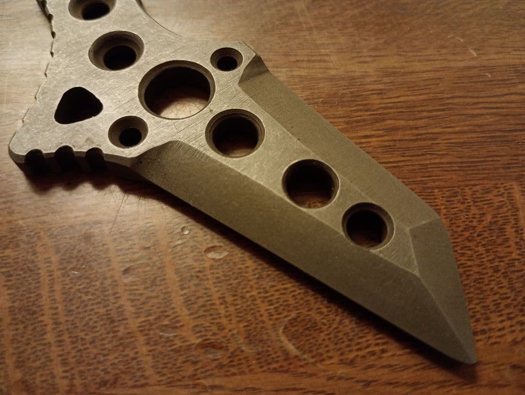 ダミーナイフ　タントーカランビット　両刃風装飾ベベル