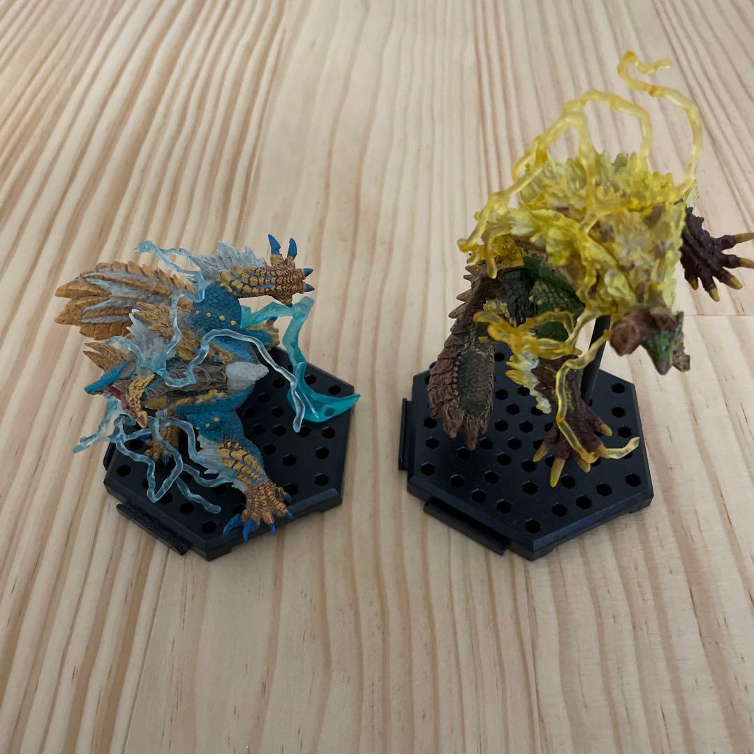 モンハン ジンオウガ(超帯電) 金雷公ジンオウガ　フィギュア 台座付き