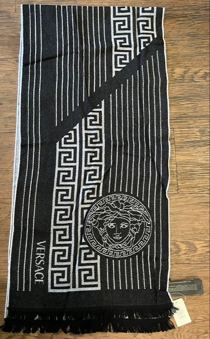 新品未使用!︎ VERSACE ヴェルサーチ メデューサ マフラー ストール