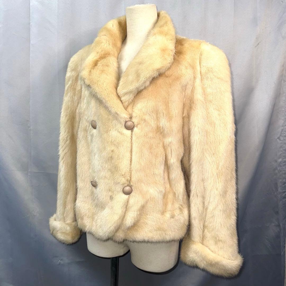 ムーンバット　高級毛皮　サファイアミンク ショート丈　サガミンク　白毛皮