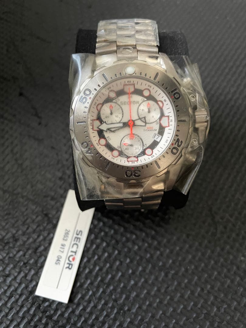 SECTOR セクター クロノグラフ 200M TITANIUM