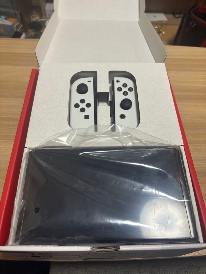 【2025年3月購入】Nintendo Switch 本体 有機ELホワイト