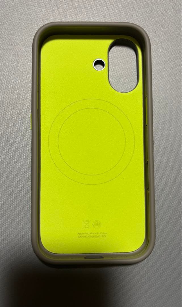 beats iPhone用ケース グレー