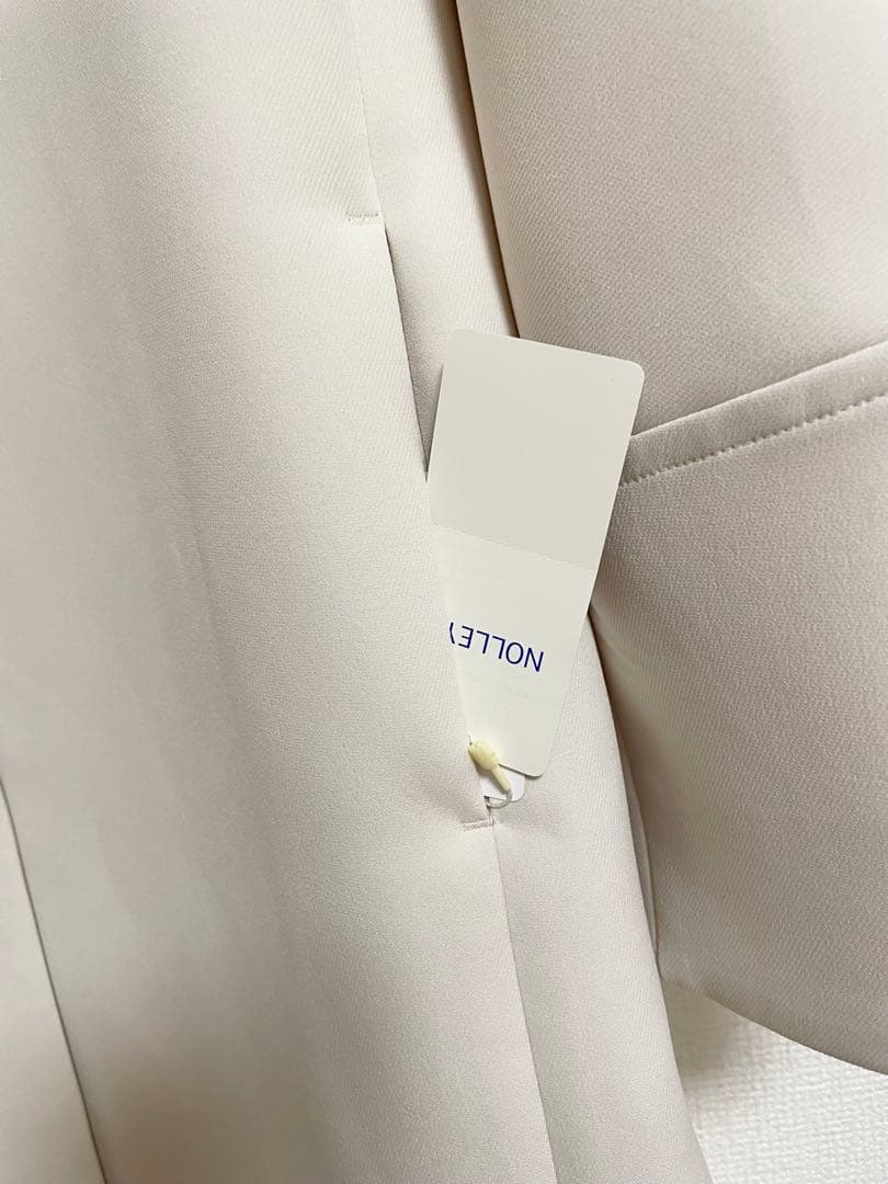 【新品】ノーリーズ 軽量 トリプルクロス サテン切替 ノーカラーコート 着映え白