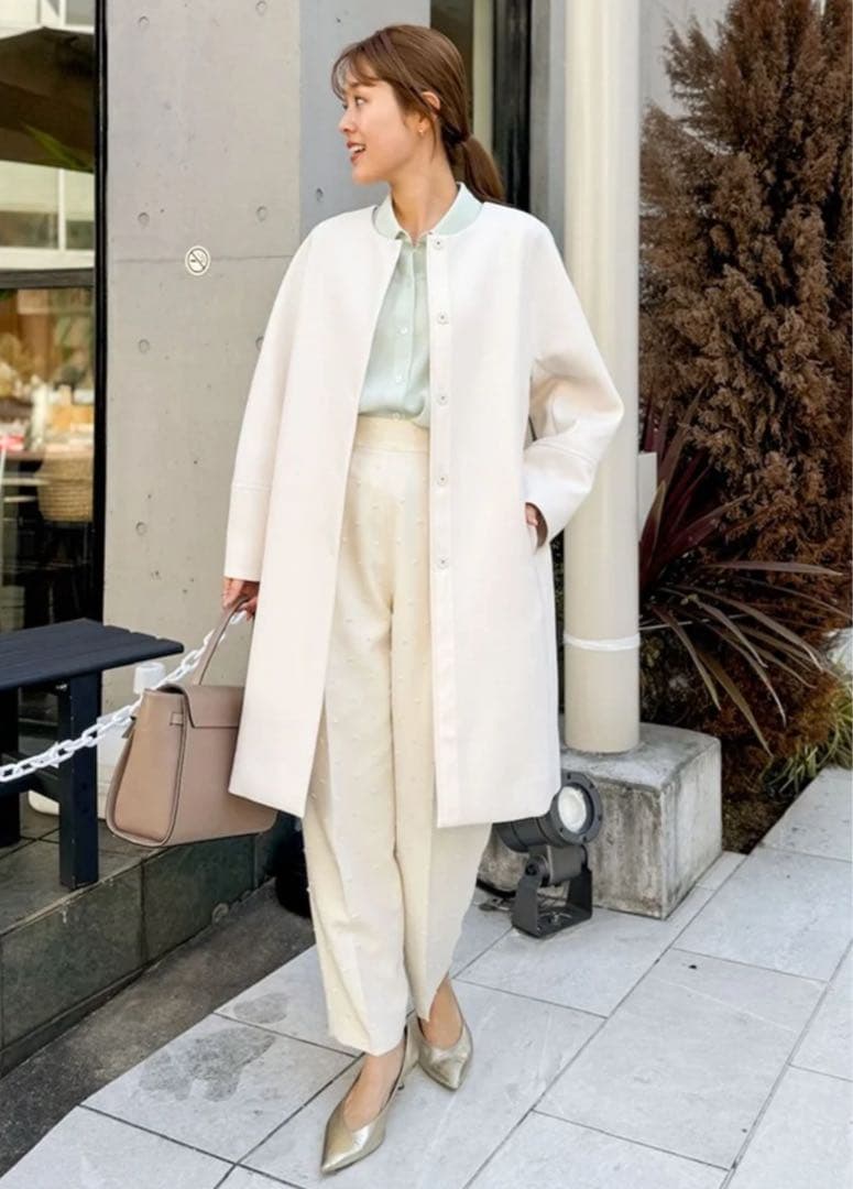 【新品】ノーリーズ 軽量 トリプルクロス サテン切替 ノーカラーコート 着映え白