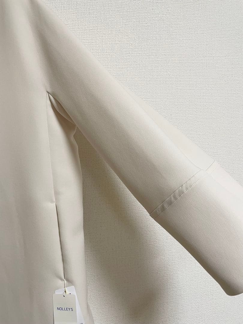 【新品】ノーリーズ 軽量 トリプルクロス サテン切替 ノーカラーコート 着映え白