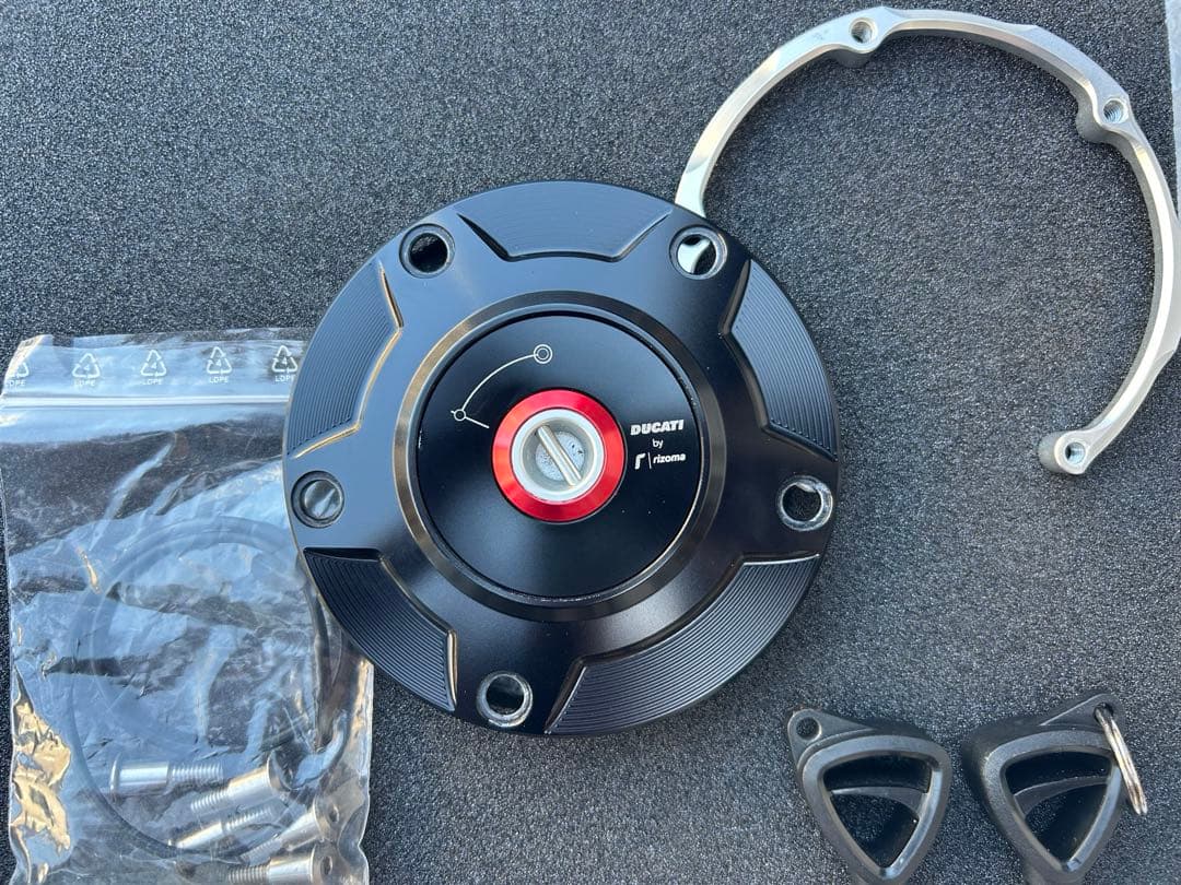 【ドゥカティbyリゾマ】 燃料タンクキャップ【97780051BA】