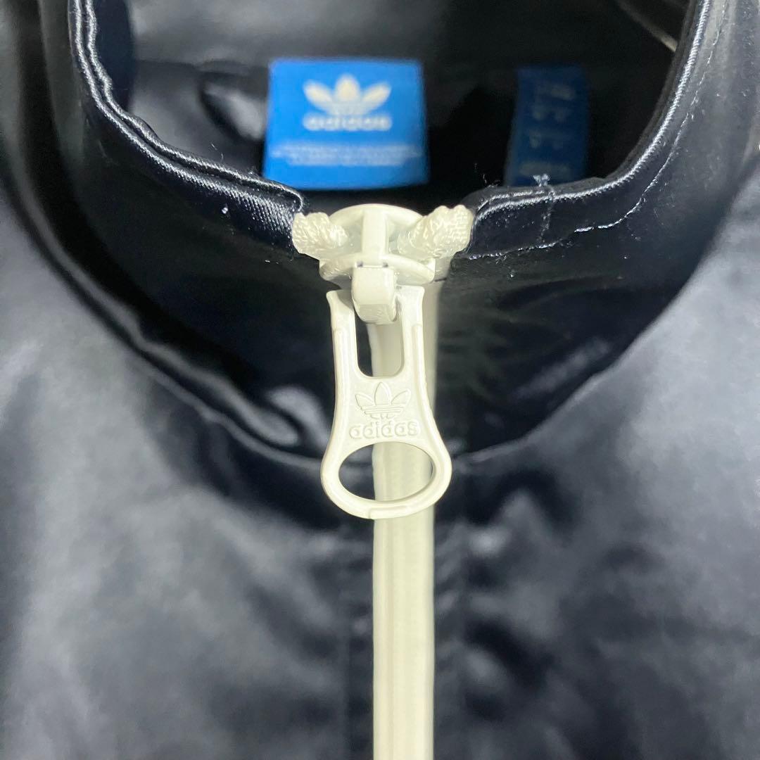 【未使用 adidas トラックジャケット トレフォイル 白 黒】