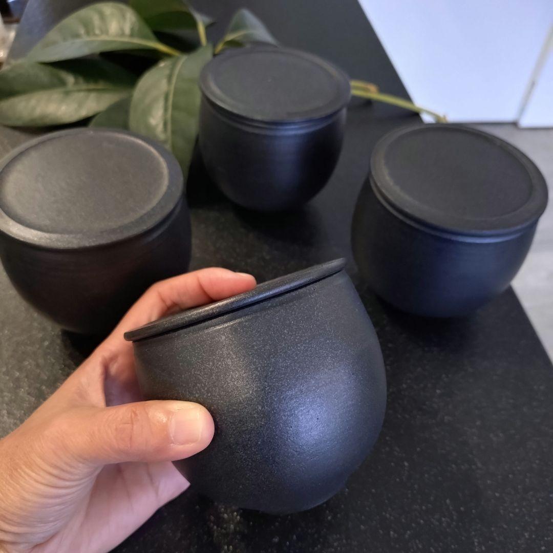 小野俊さん 蓋物 丸型 S 黒鉄釉 4個セット