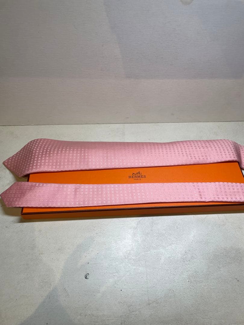 【新品未使用】HERMES ピンク H総柄ネクタイ 成人式向け
