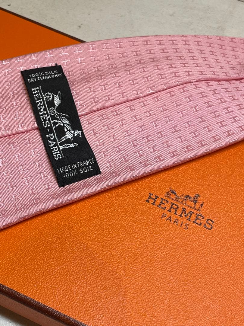 【新品未使用】HERMES ピンク H総柄ネクタイ 成人式向け