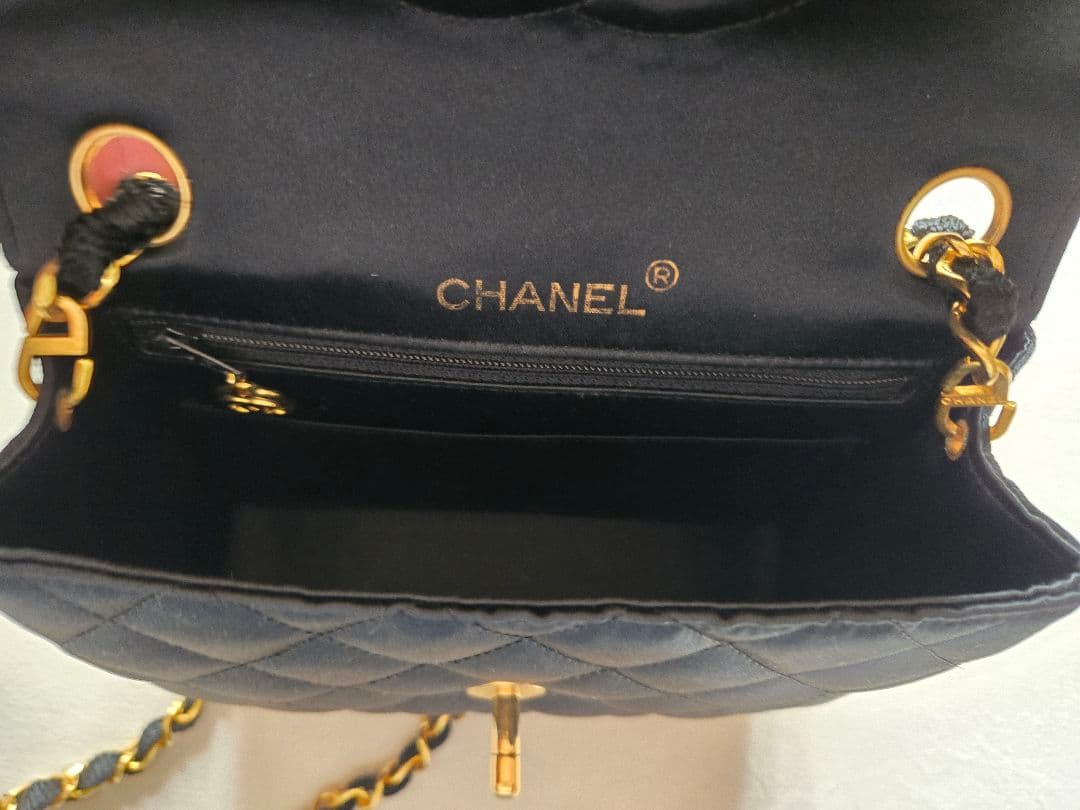 週末価格❗稀少 美品CHANELシルクサテン ミニマトラッセ