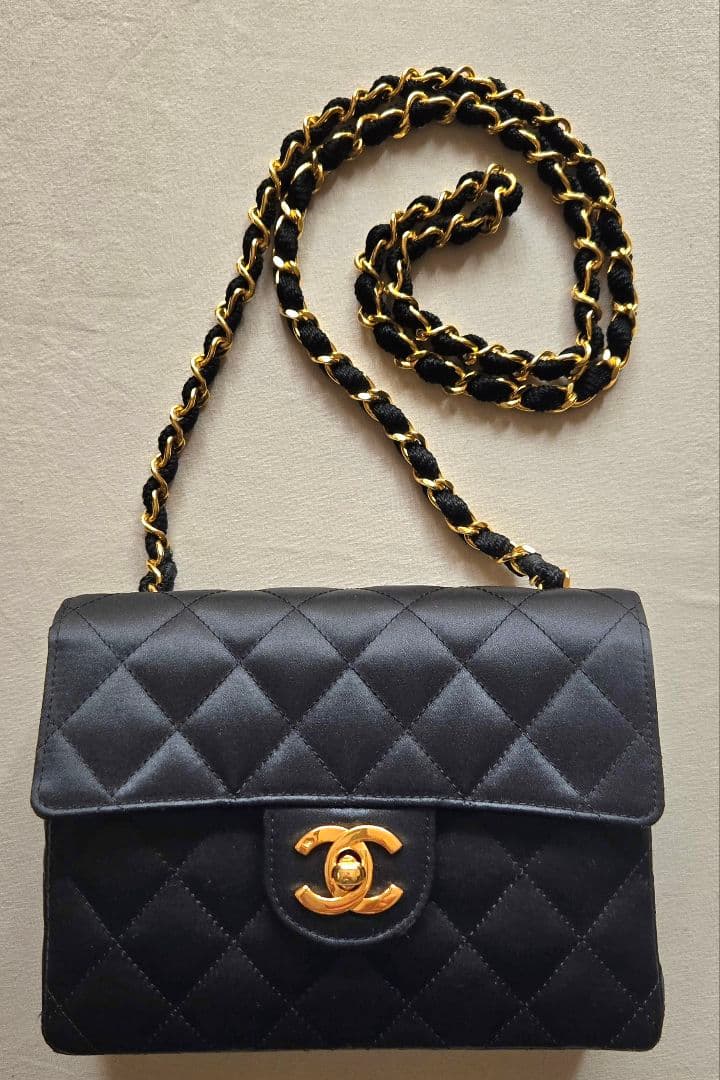 週末価格❗稀少 美品CHANELシルクサテン ミニマトラッセ