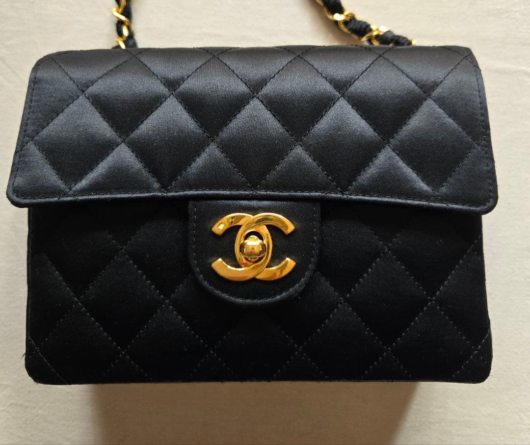 週末価格❗稀少 美品CHANELシルクサテン ミニマトラッセ