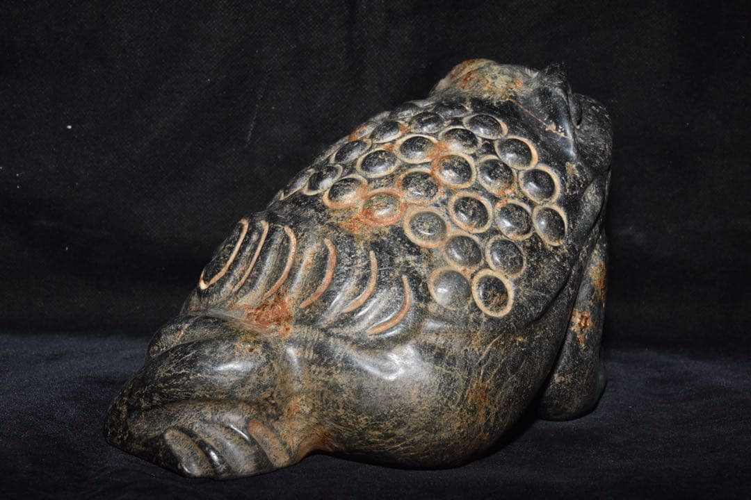 蟾蜍の彫刻　財運UP　宇宙パワー 不思議の石鉄隕石　アンティーク　約4340g