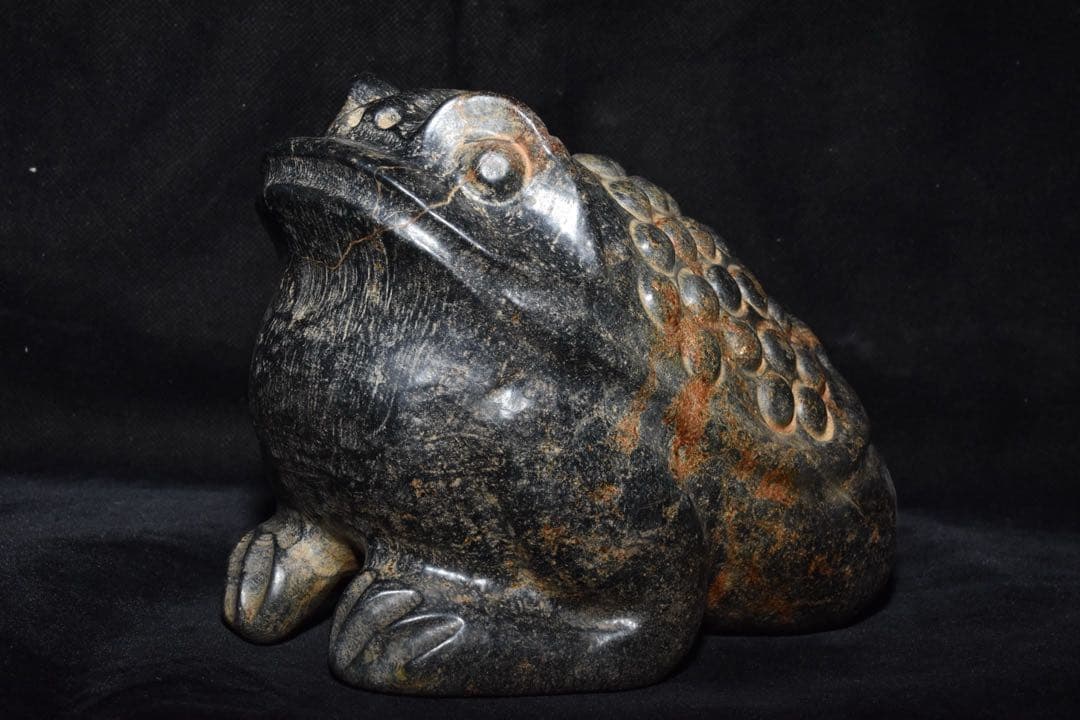 蟾蜍の彫刻　財運UP　宇宙パワー 不思議の石鉄隕石　アンティーク　約4340g