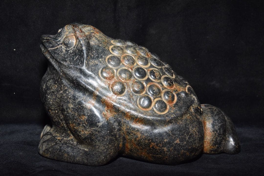 蟾蜍の彫刻　財運UP　宇宙パワー 不思議の石鉄隕石　アンティーク　約4340g