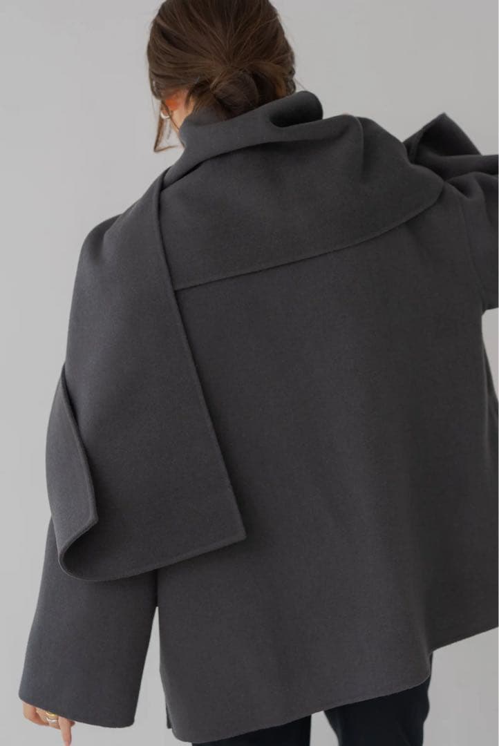 新品タグ付き　今期新作　regleam ストール付きショートコート