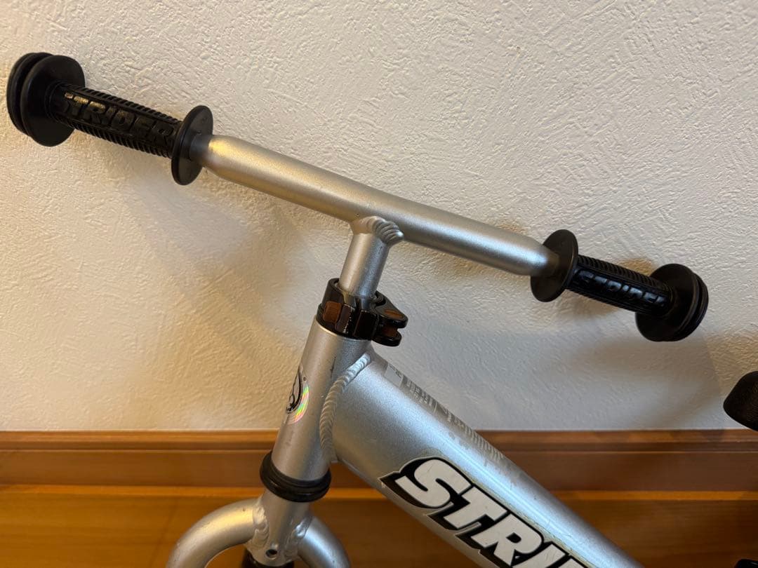 STRIDER 12 Pro バランスバイク シルバー