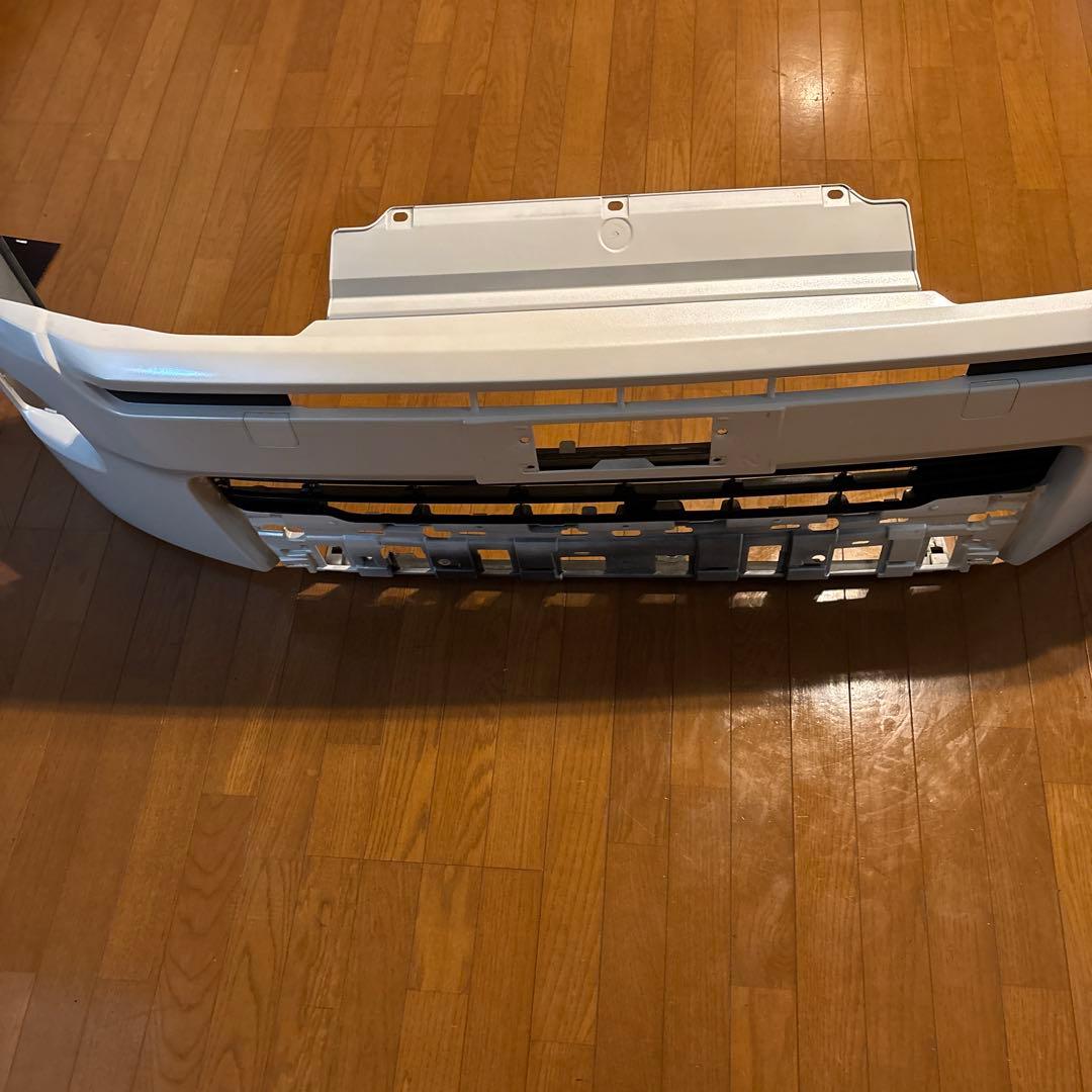 070ホワイトパールハイエースフロントバンパーナロー4型