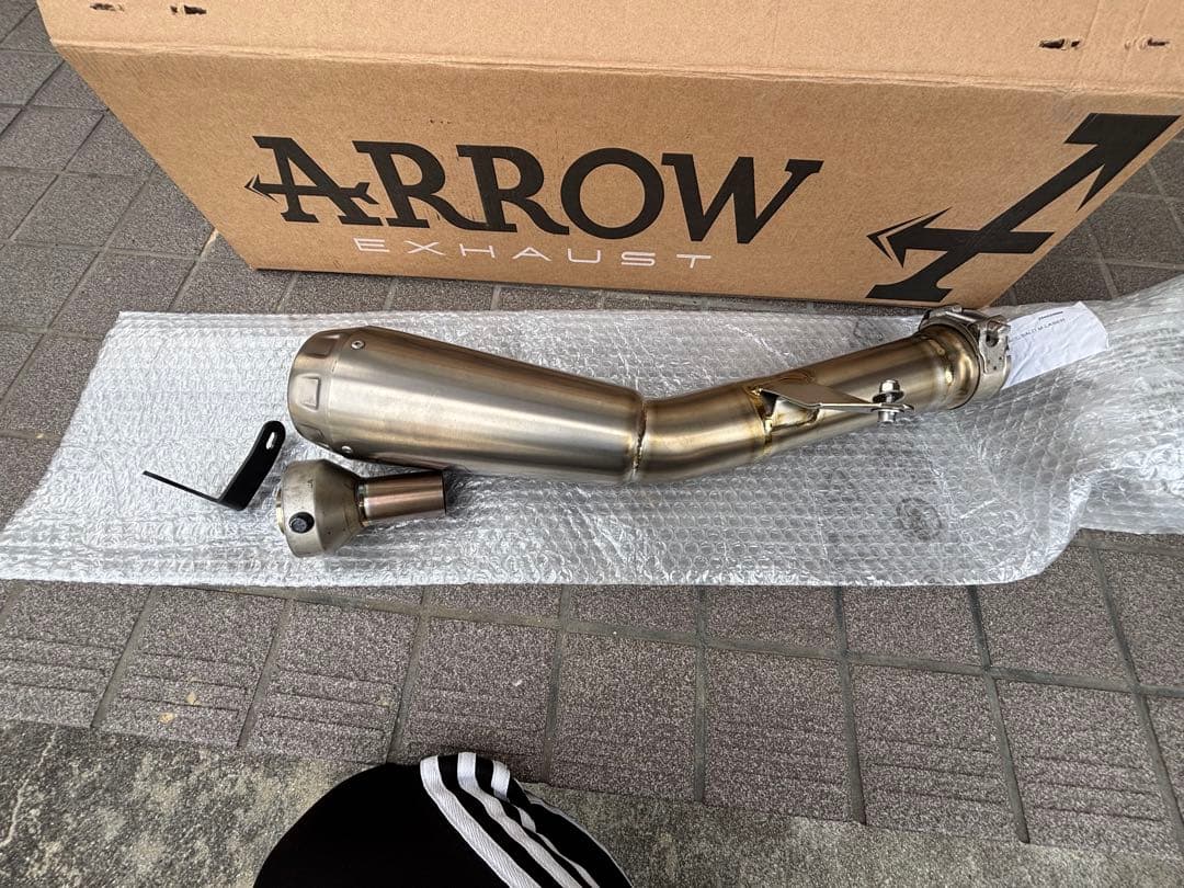 CBR1000RR-R用 ARROW チタン スリップオンマフラー