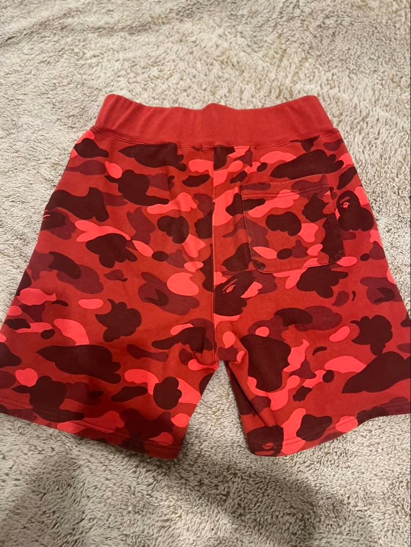 A Bathing Ape レッドカモフラージュショートパンツ