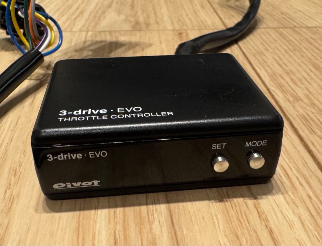 PIVOT 3-drive EVO スロットルコントローラー+ハーネス